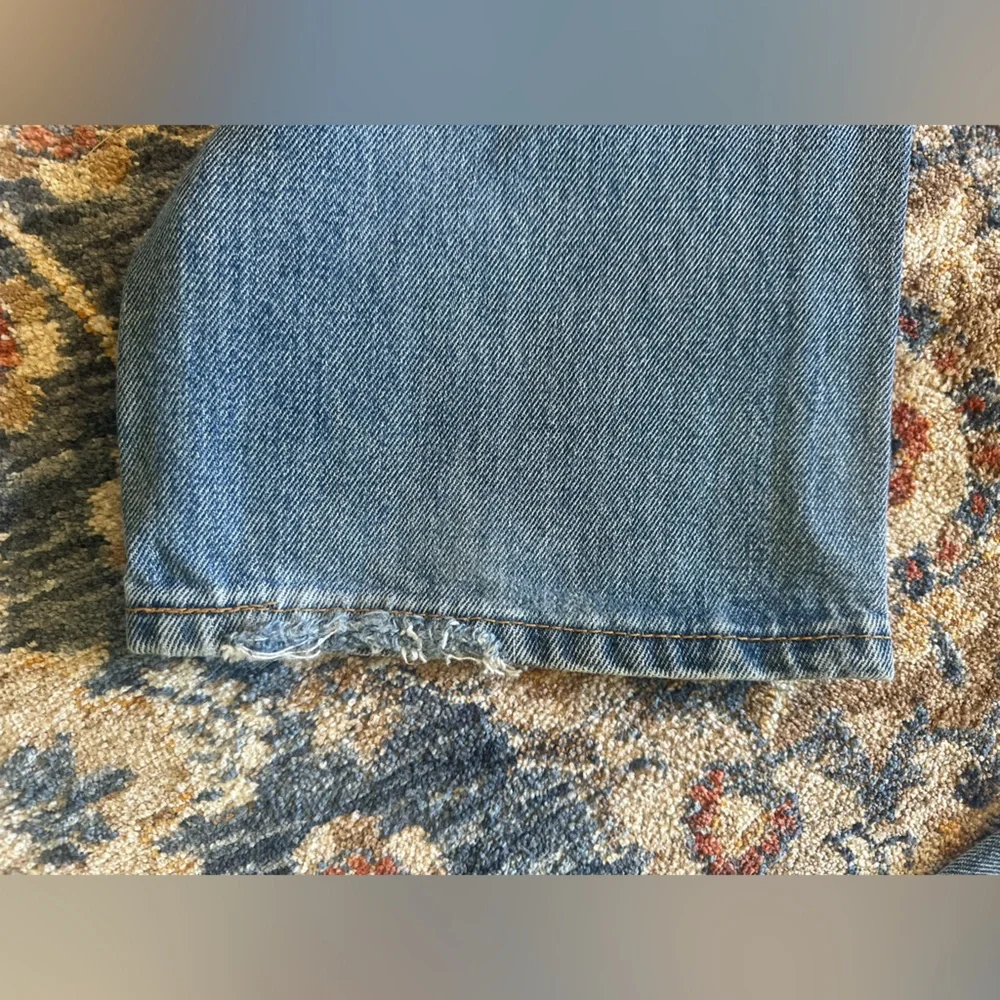 Levis 505 size 36 x 32 blank tab medium wash